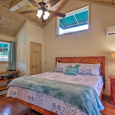 Cozy Riverfront Cabin With Private Deck And Hot Tub! Bryson City Bagian luar foto